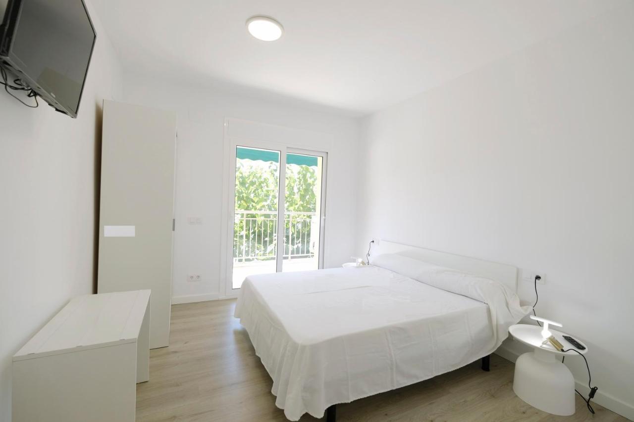 Apartaments Alex กัมบริลส์ ภายนอก รูปภาพ