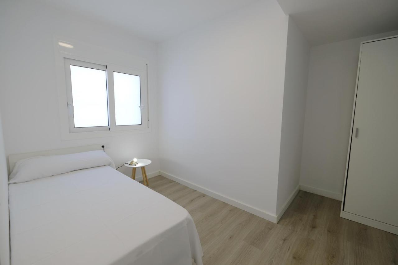 Apartaments Alex กัมบริลส์ ภายนอก รูปภาพ